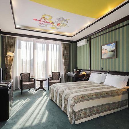 Attache Hotel Kiev Eksteriør billede