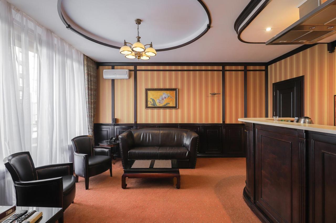 Attache Hotel Kiev Eksteriør billede