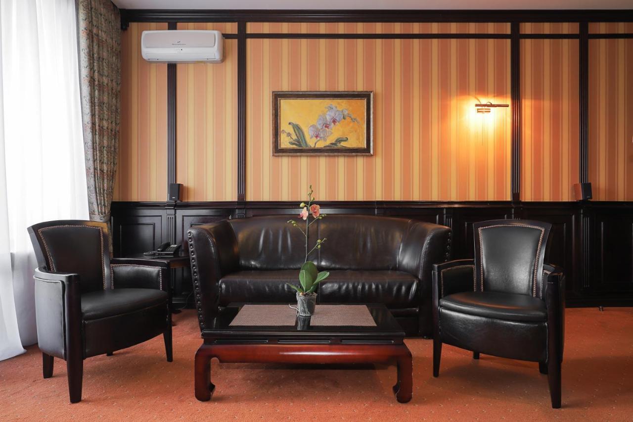 Attache Hotel Kiev Eksteriør billede