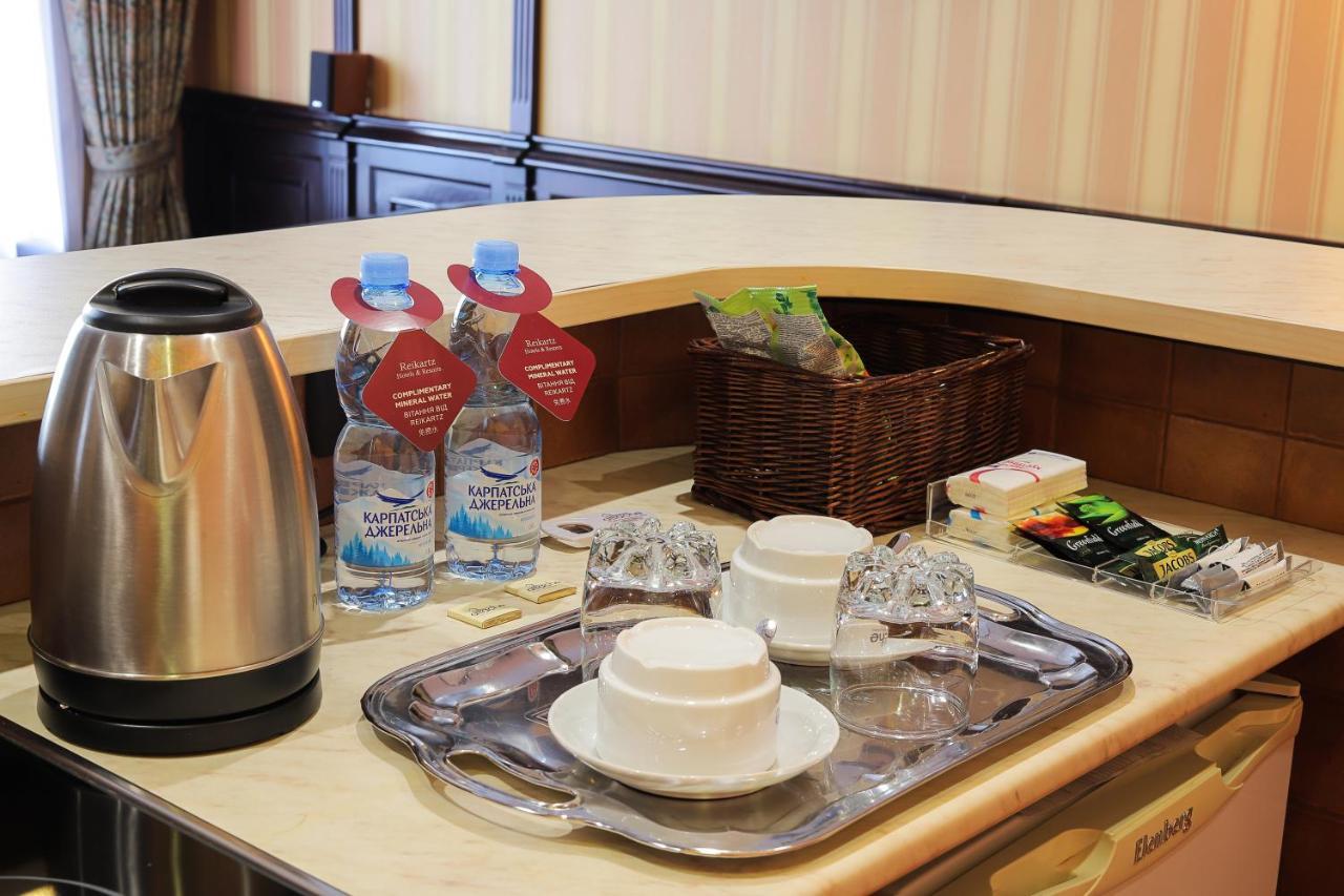 Attache Hotel Kiev Eksteriør billede