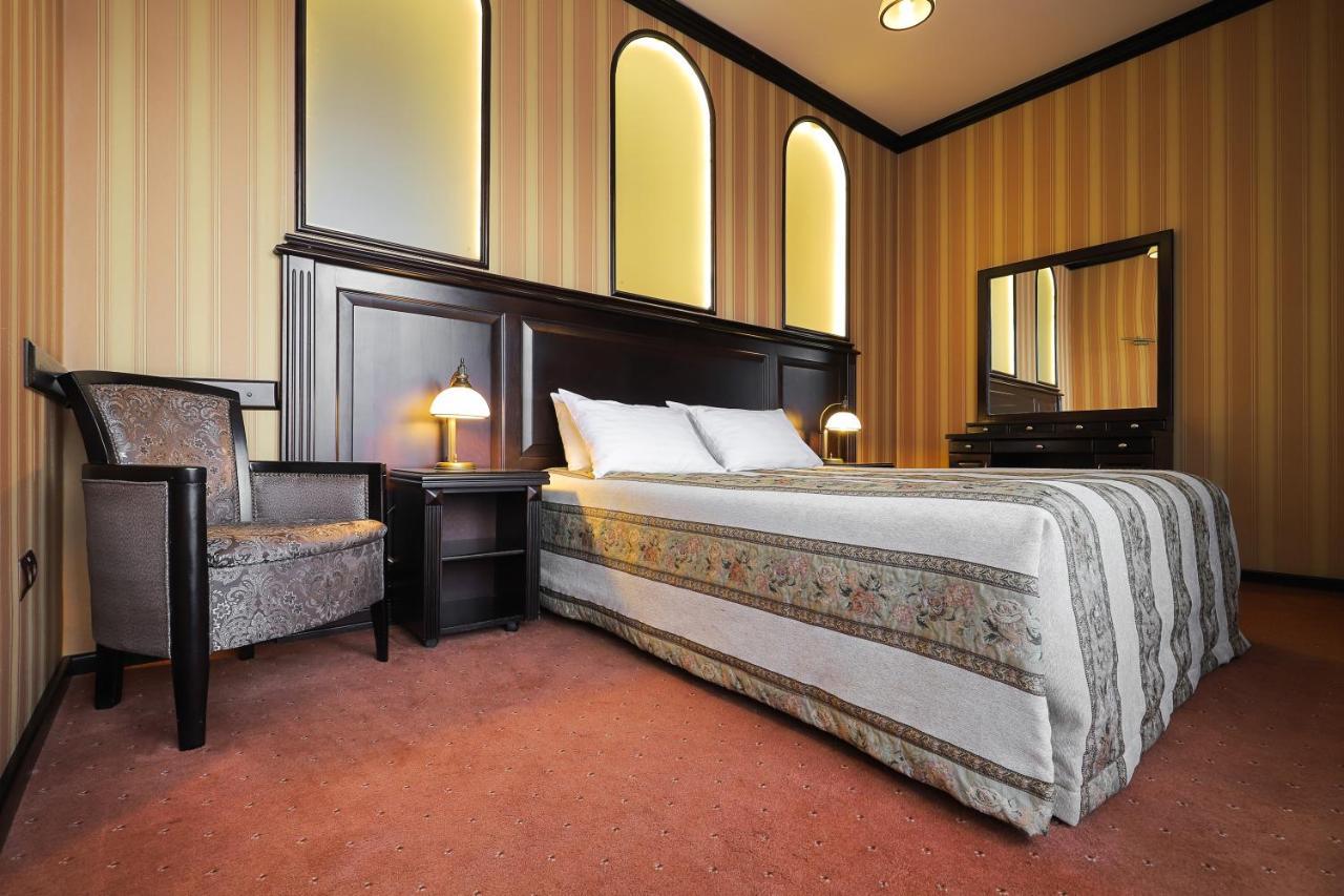 Attache Hotel Kiev Eksteriør billede