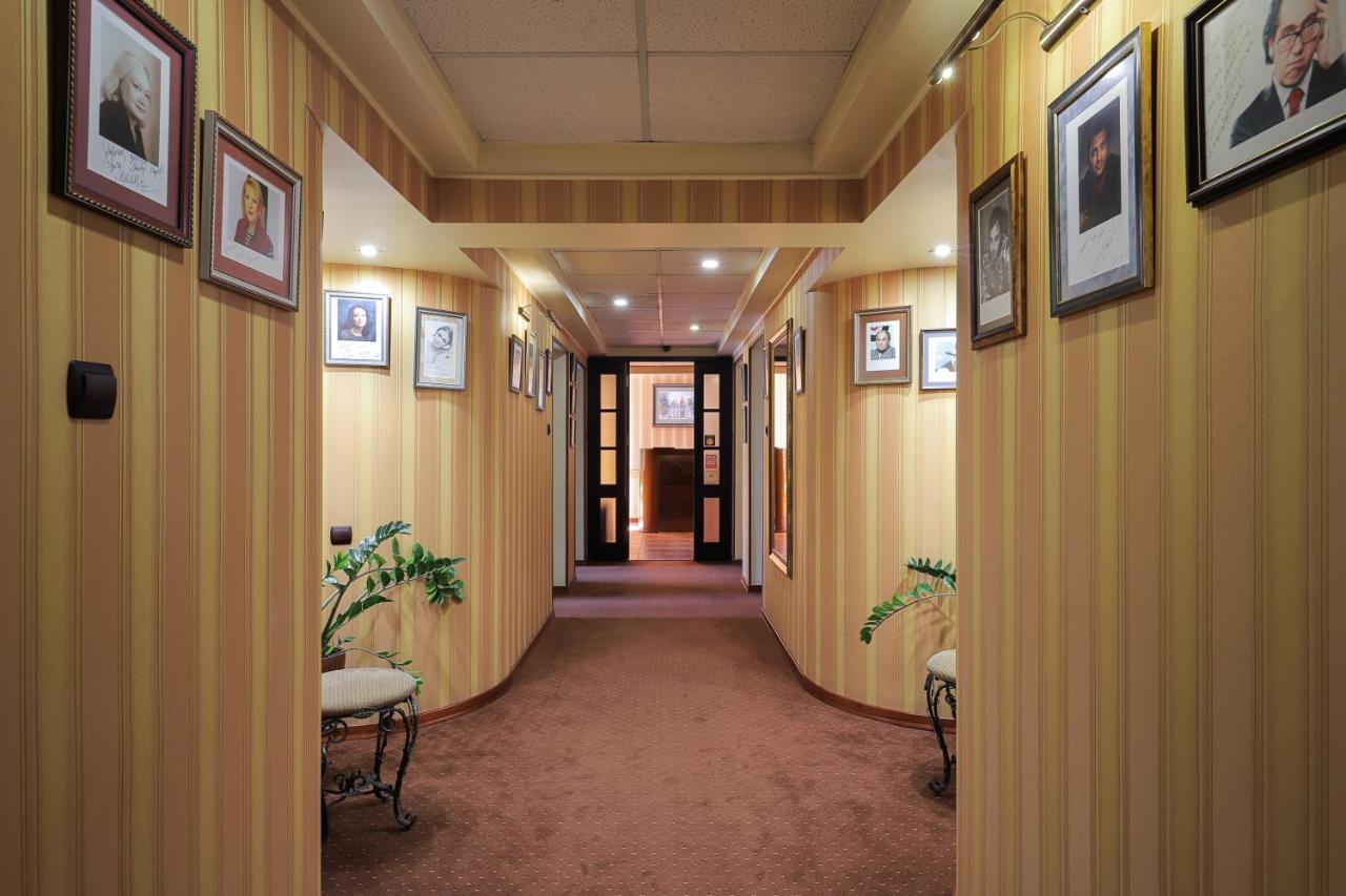 Attache Hotel Kiev Eksteriør billede